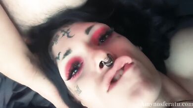 Tattooed goth girl give good head on camping trip