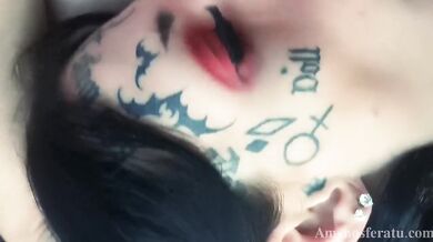 Tattooed goth girl give good head on camping trip