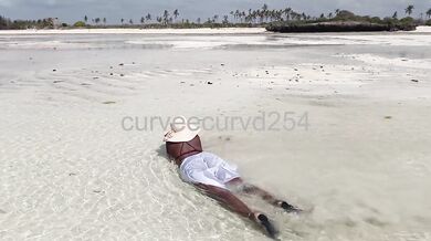 come see my wet pussy on the beach