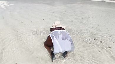 come see my wet pussy on the beach