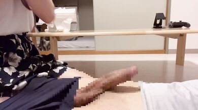 I gave him a rolling hand job and gave him a play-by-play. 我给他做了个滚动手势,然后给