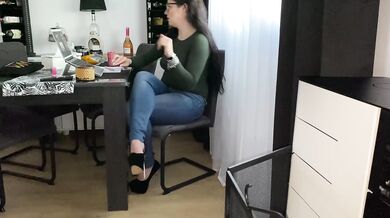 the secretary farts