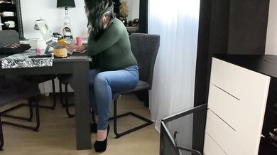 the secretary farts