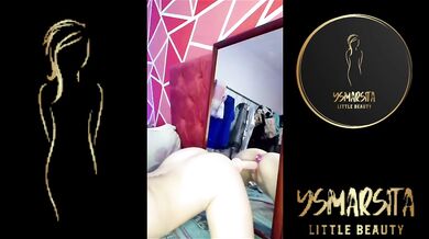 girl enjoying in the room