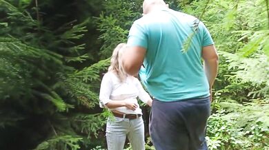Publicagent Milf fucking outside for cash.