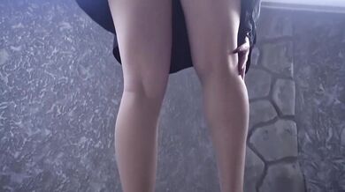 I noticed that my stepsister was masturbating to porn, and I persuaded her to have sex.