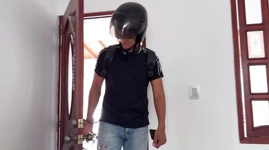 Me follo a la mujer de mi amigo mientras este está distraído