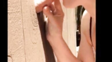 HOT GLORYHOLE OUT DOOR