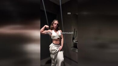 IG Live Yoga Fail: 18yo Virgin Ass PROLAPSED Out SHOCKED