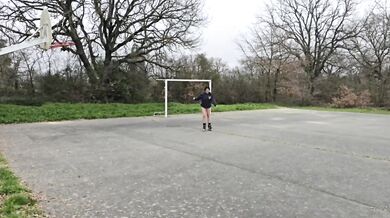 Vecina Cachonda Está Lista Para Hacer Cualquier Cosa En El Bosque