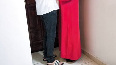 شرموطه مصريه ساخنه تتناك أمام زوجها ديوث ????????سكس مصري جامد