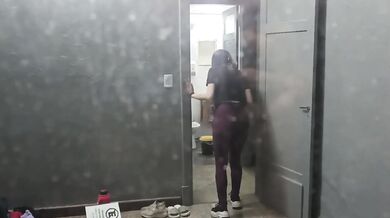 Sexo en Obra y Huida Desnuda después de Correrme en su Boca