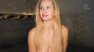 This blonde sucks great