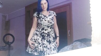 You're watching me try on dresses