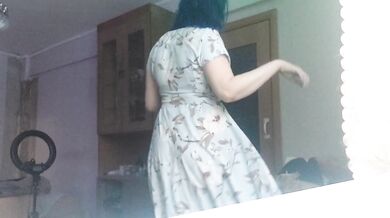 You're watching me try on dresses