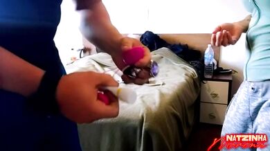 Pleasure experiment: MILF Natzinha all filled up with vibrating toys.