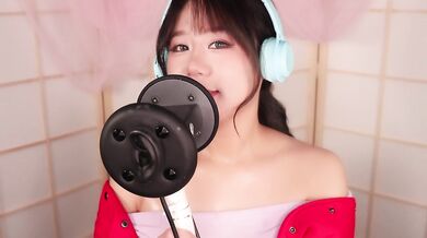 ASMR Hot Girl Oil Ear Massage and Mic Pumping Tingles | Power Chainsaw Man Cosplay