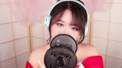 ASMR Hot Girl Oil Ear Massage and Mic Pumping Tingles | Power Chainsaw Man Cosplay