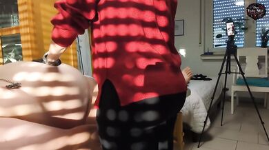 First marks appear as the color darkens. One by one, 20 metal clamps are placed along the shaft and around the sac, slowly building tension.