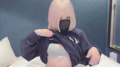 A real amateur college girl gets her first cunnilingus...!? Her slippery pussy gets seriously licked in a reverse cowgirl position!