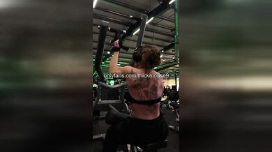 TikTok Live Gym Fail: 18yo Virgin Gangbanged by 5 Dicks BLOODY