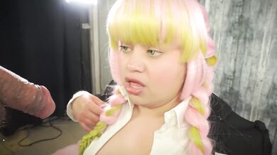 Mitsuri se coge una verga grande en su entrenamiento especial - Lore Nishi Cosplay