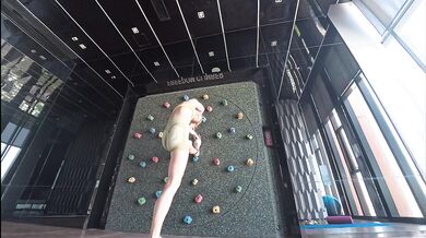 Redhead showing how flexible she is in those tight leggings