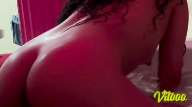 natural body - Latina moving in the jacuzzi
