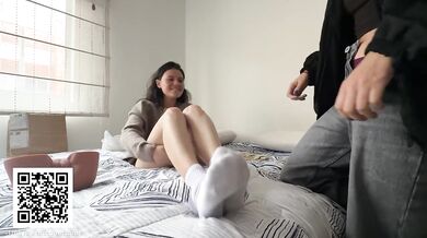 I think she has it tighter than my girlfriend (FunsDeepYen)