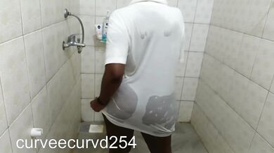 getting wet in the showers twerking