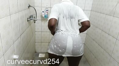 getting wet in the showers twerking