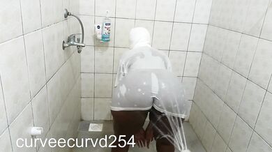 getting wet in the showers twerking