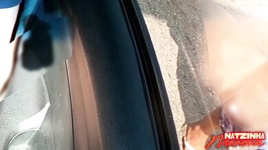 Traffic blowjob: Exhibitionist brunette shows her tits and sucks it all in the car