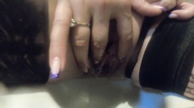 Pee Play & Pussy Fun – Naughty Wet Fetish