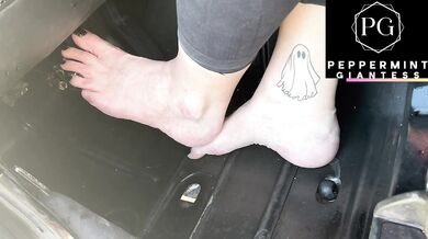 6'7" Tall Amazon Giantess Goddess Crushes Cupcakes Under her MASSIVE Size 16 Giant Feet