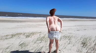 Naked walk and outdoor pissing in the desert