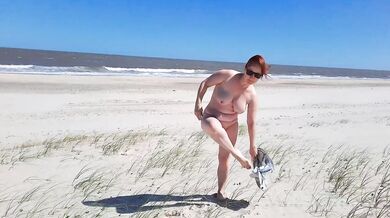 Naked walk and outdoor pissing in the desert