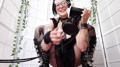 FEMDOM ASMR GERMAN EARLICKING TITS BIG BOOBS