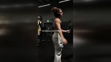 TikTok Live GRWM Fail: 18yo Virgin Ass Double Gaped Live