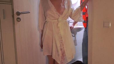 WIFE CHEATED ON ME WITH PLUMBER!!! HE FILLED SHE MOTH WITH SPERM!!!- VixXxie Rox