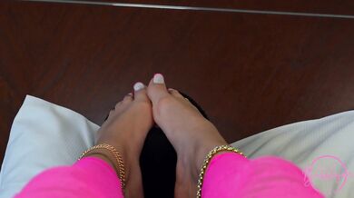 Foot Fuck and Worship Session with Hot Blonde and Long Toenails – 4K