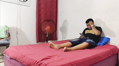 mi hermanastro bien servicial me porpuso un masaje en el cuerpo y me toco el culo