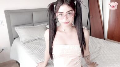 My braces and glasses make me feel ugly, could you help me feel pretty? Let me give you a blowjob, stepdad? I wont hurt your dick, cum in my pussy pls