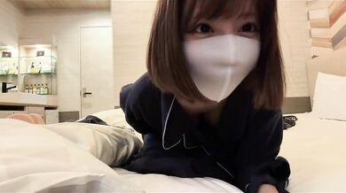 オナニーしてたらドアコンコンされちゃう素人女の子