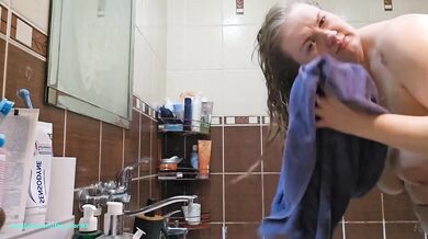 Busty BBW gets Horny and Masturbates in the Bathroom