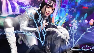 LUX VS ALIENS TEASER 2