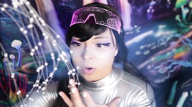 LUX VS ALIENS IS BACK TEASER