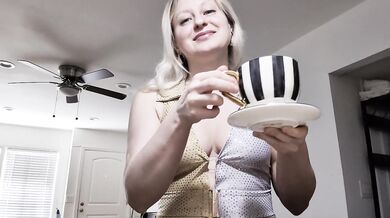 HELLO JERK OFF ASSHOLES • Fetish • Femdom • Tea Ceremony Luddo Vicka