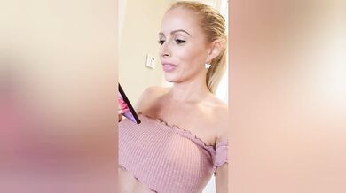 Slutwife Uses Her Mouth For A Car Ride