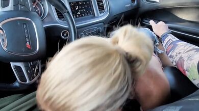 Slutwife Uses Her Mouth For A Car Ride